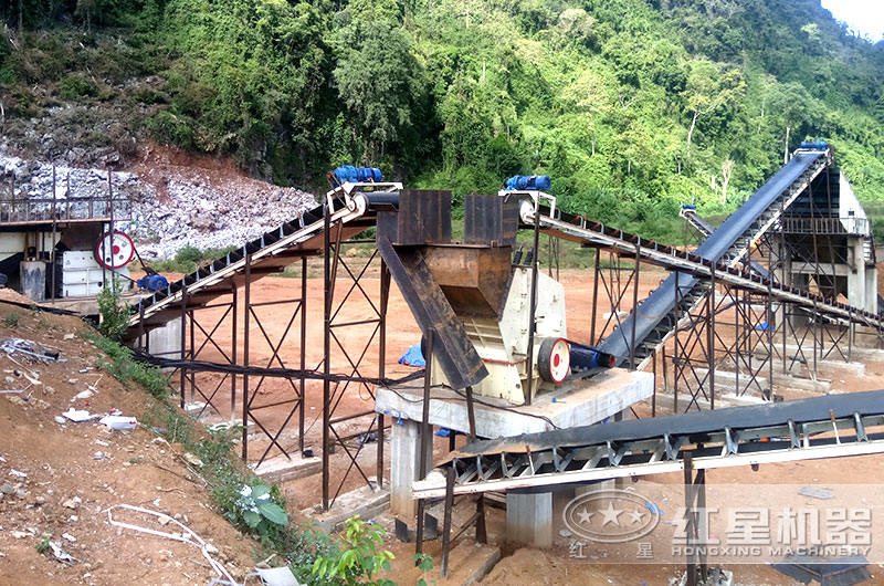 石料破碎生產現(xiàn)場