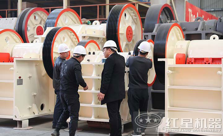 用戶來廠考察，多種設備型號讓用戶眼見為實